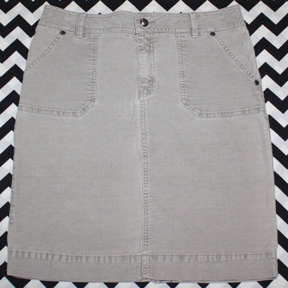 Sonoma Life + Style Modern Corduroy Stretch Skirt---Women's Size 6
